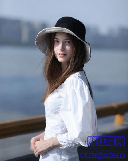 ѪŮ Anastasia Cebulska ֵ@W(wng)