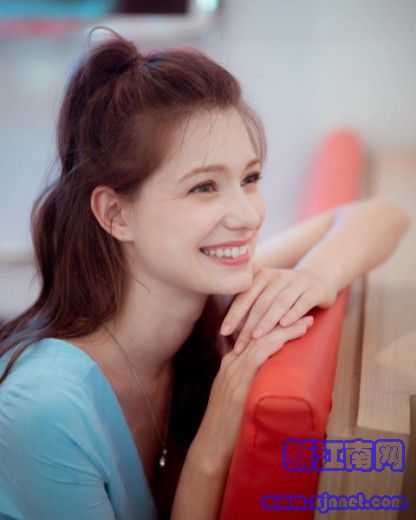 ѪŮ Anastasia Cebulska ֵ@W(wng)