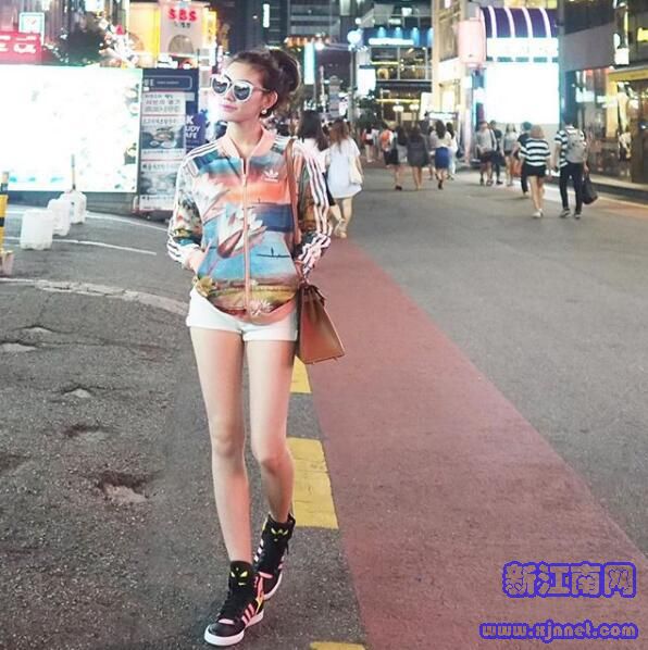 泰國(guó)時(shí)尚模特 迷人眼神白皙長(zhǎng)腿