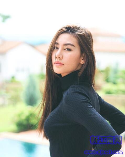 泰國(guó)時(shí)尚模特 迷人眼神白皙長(zhǎng)腿