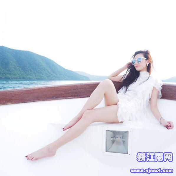 泰國(guó)時(shí)尚模特 迷人眼神白皙長(zhǎng)腿